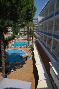 Hotel con piscina en Calafell hotelincalafell